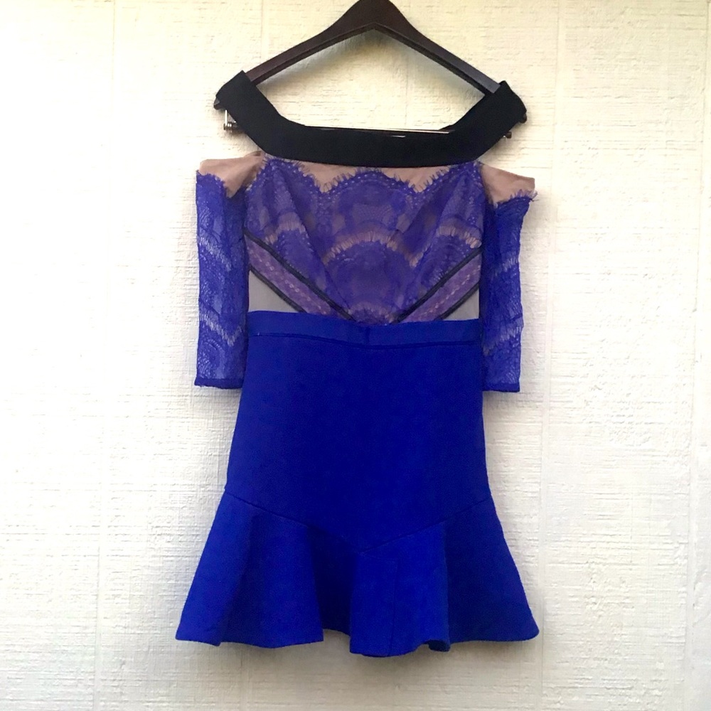Three Floor Kloss Up off the shoulder lace dress